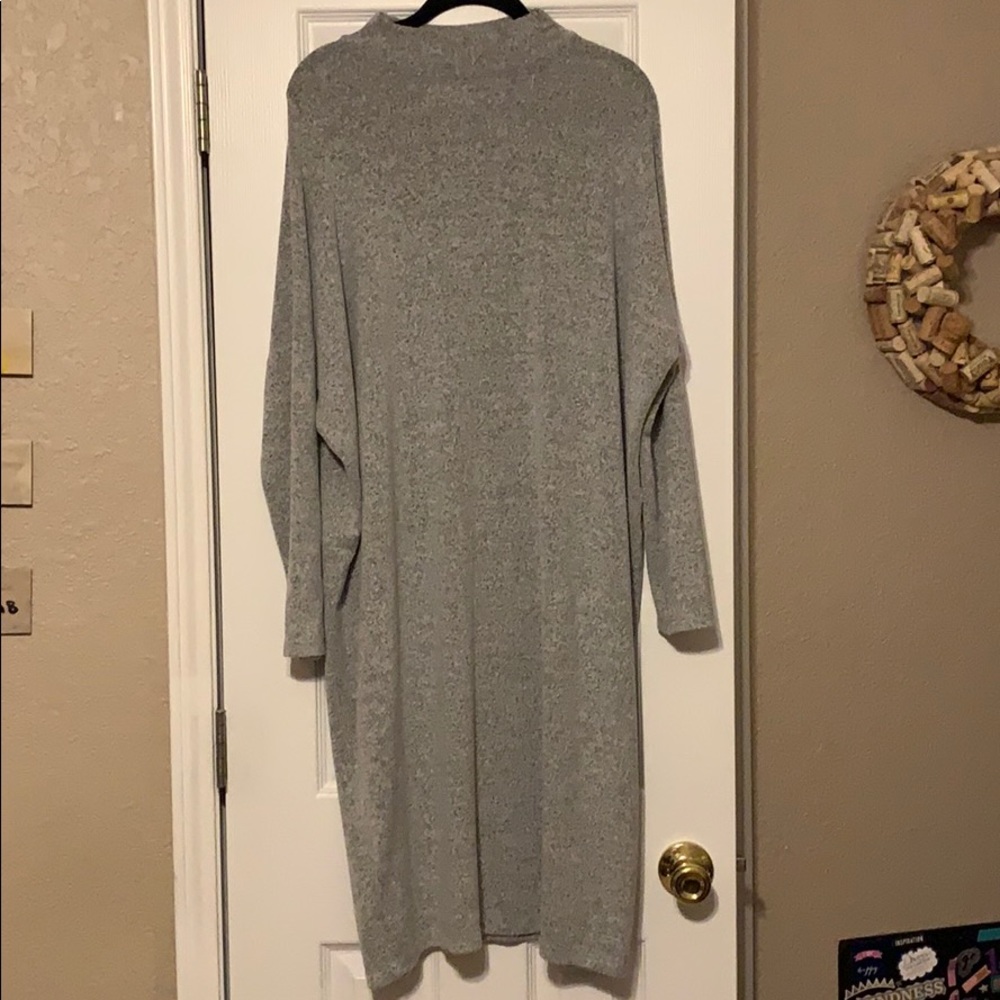 Women’s Lou & Grey Size M Grey Sweater Dress.